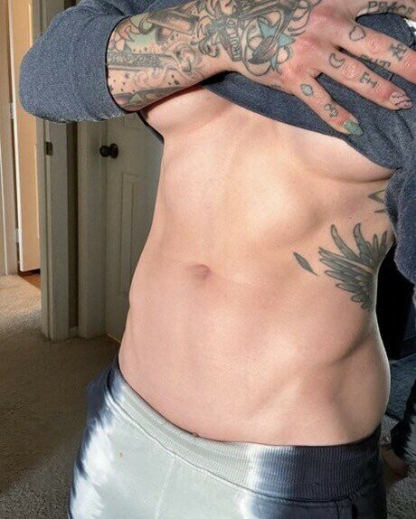 Chloie Jonsson art model image