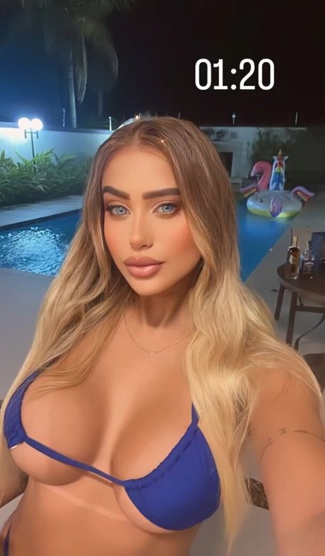 Ca Foshecato model sex picture