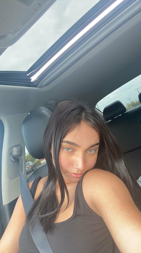 Lilibaby18 star porn pic