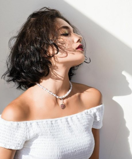 Ella Flare model nice image