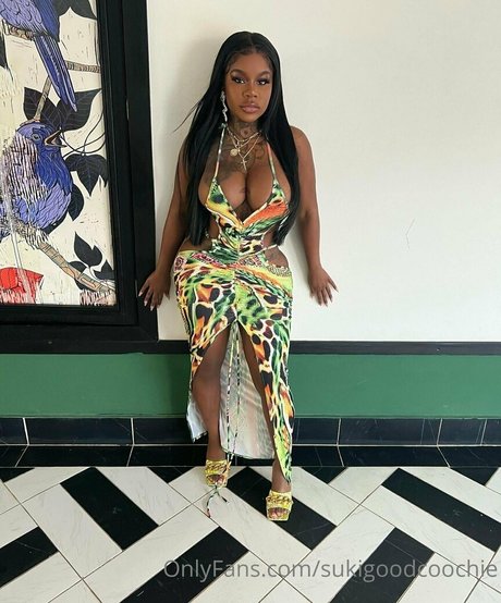 sukigoodcoochie naked model img