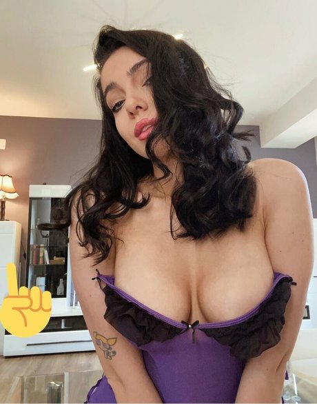 Rileysim88 model pretty pic