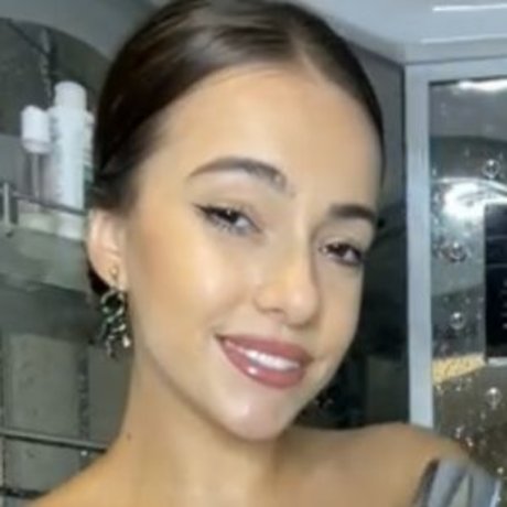 Rileysim88 model sexy gallery