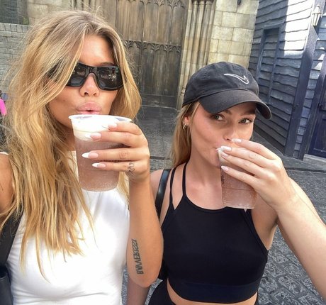 Linea Sindt pornstar pretty pictures