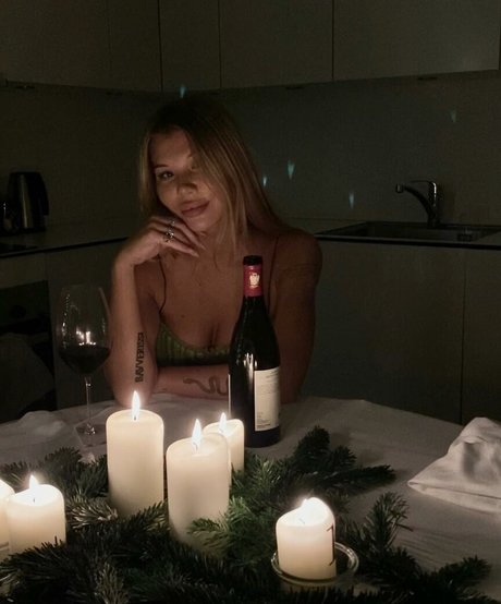 Linea Sindt nudes model pic