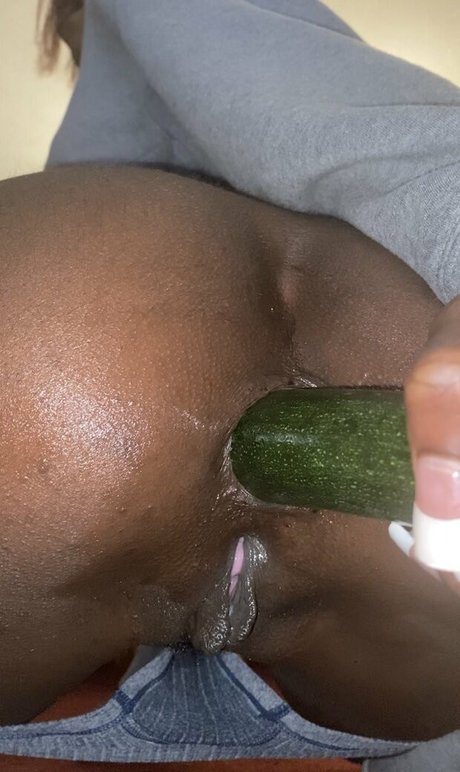 Mslyly222 pornographic actress pic