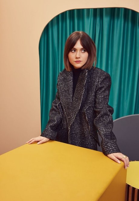 Emilia Jones model pic