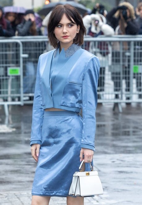 Emilia Jones porn model gallery