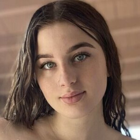 Sassybabyy2 pornstar adult image