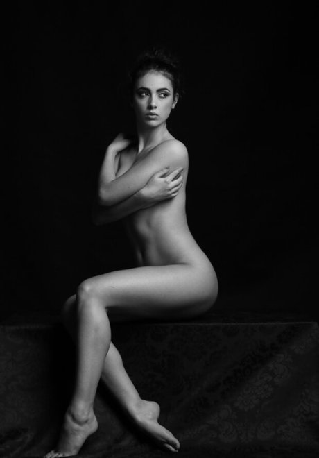 Veronica Manzo model erotic photos