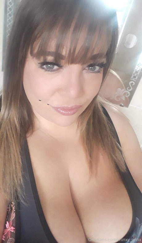 minxy minx sexy model image