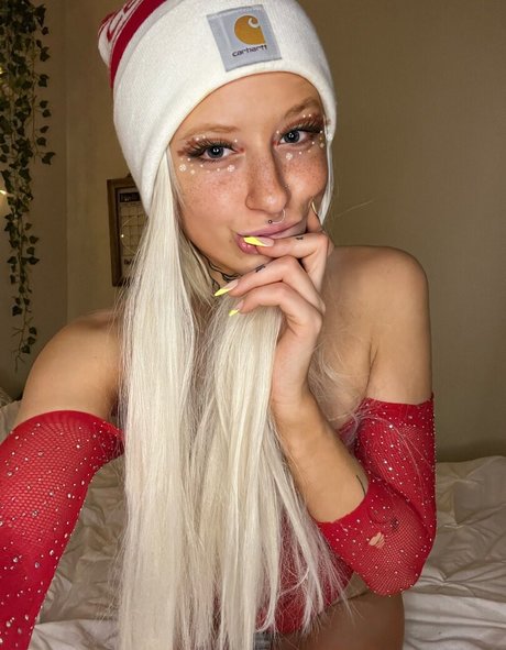 urinternetgirlfrienddd pornstar nude image