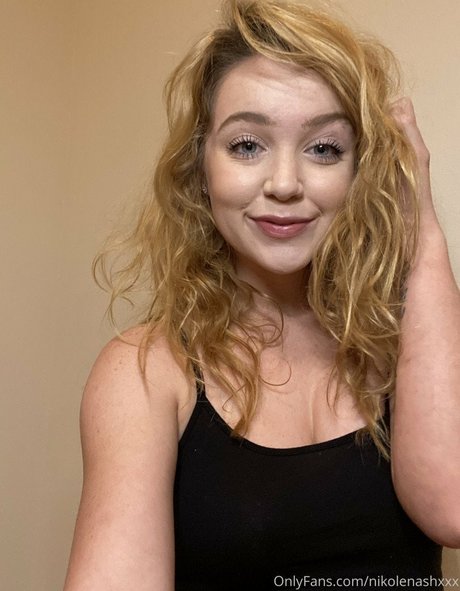 Nikole Nash naked star picture