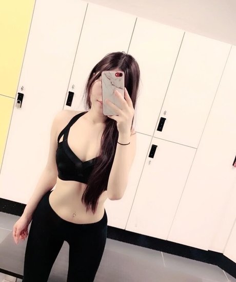 Vivika Babe pretty model photo