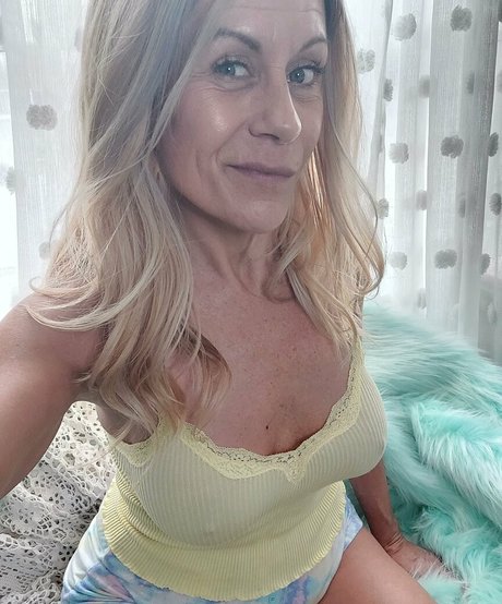 Kitty Funk sexy pornstar gallery