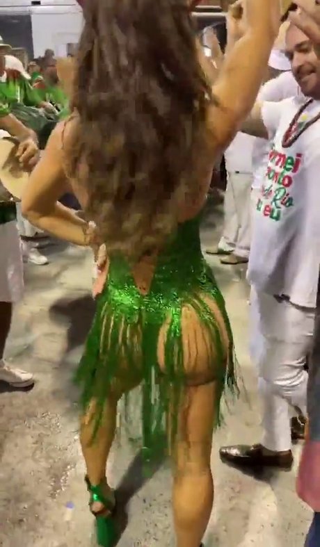 Paola Oliveira hot actress gallery