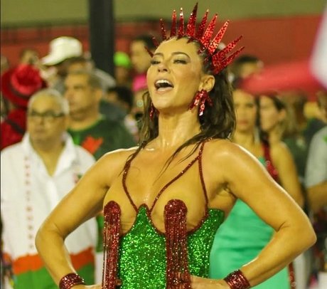 Paola Oliveira star high quality photos