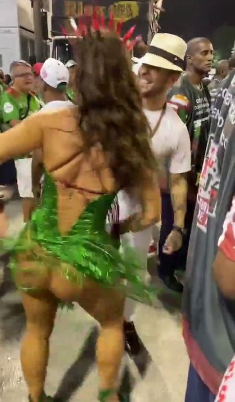 Paola Oliveira model free pictures