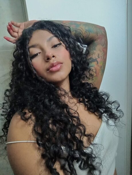 johnsonj11 erotic model img