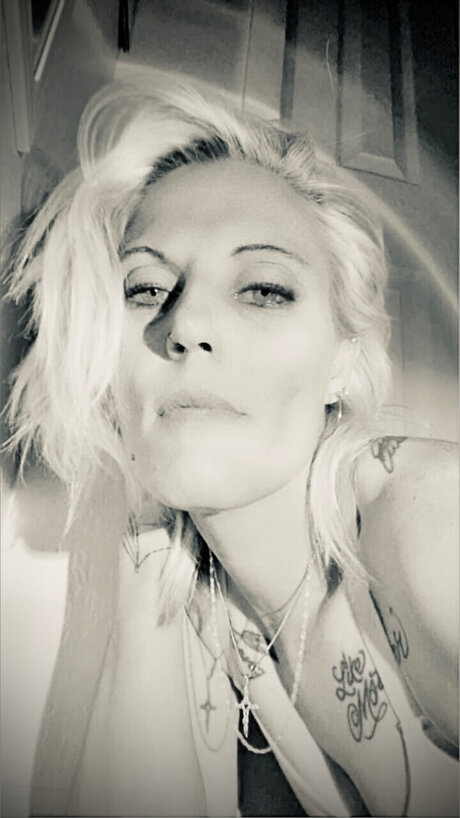 Hazeleyes_ beautiful pornstar picture