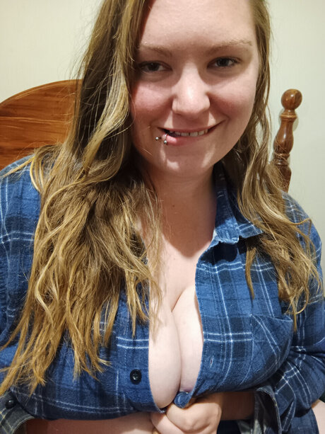 Mystic Fox19 exclusive actress picture