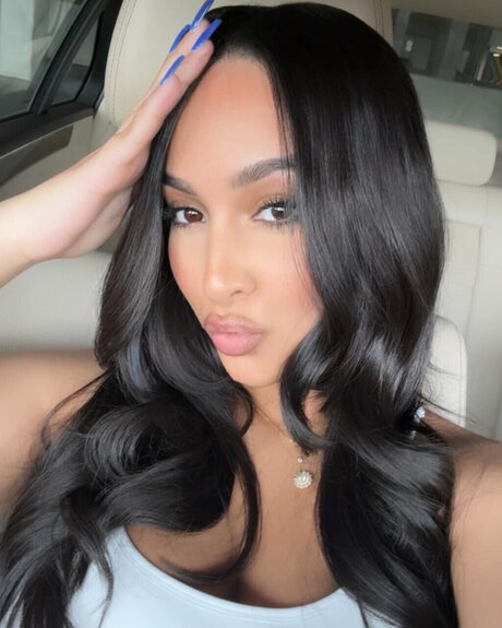 Omaima pretty model archive