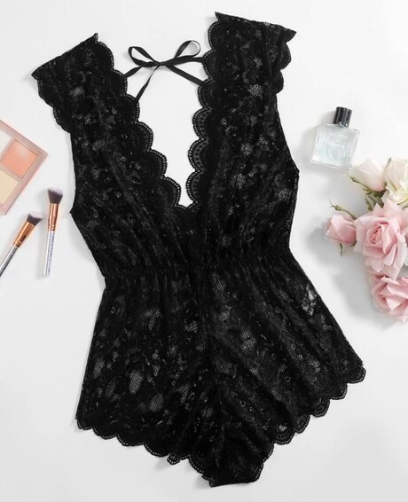 u96818070 porn model photo