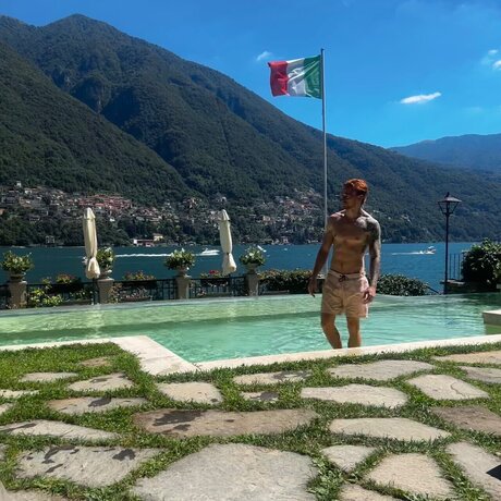 OnlyGains model images