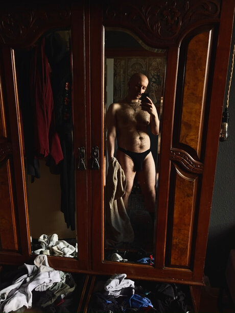 S Thomas nudes star images