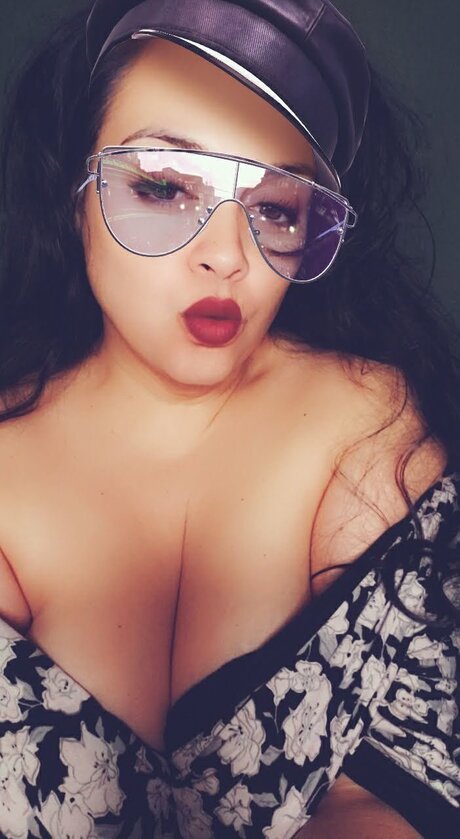 SweetWeed22 erotic actress picture