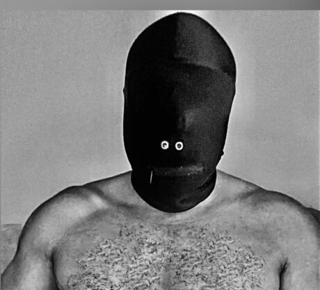 xLYTSKNROYALTY nudes model photos