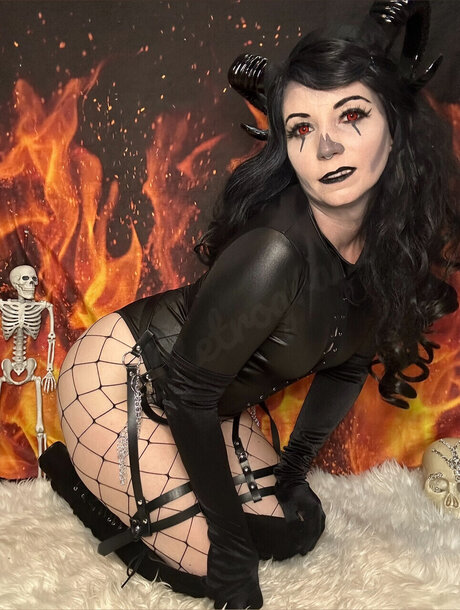 Jade Retrograde pornstar adult images