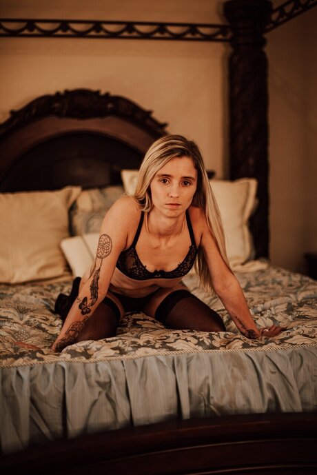 OneOfAKind_ free actress pic