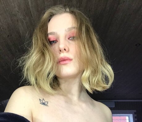 hottest midget onlyfans erotic pictures