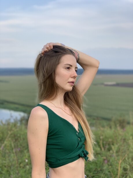 Iris Reed model adult image