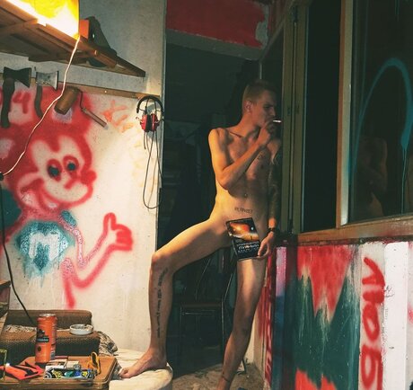 un_ erotic star photos