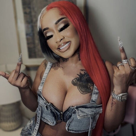 Stunna naked pornstar img