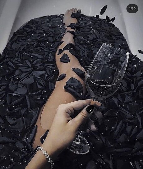 _mwahh model perfect pictures