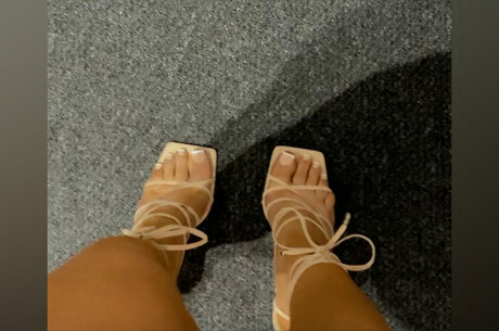 Tiara Toes_ pornstar free photos