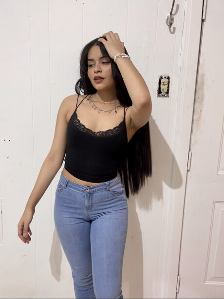 Melandia pretty actress pictures