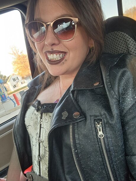 Scarlette Hart erotic actress pictures