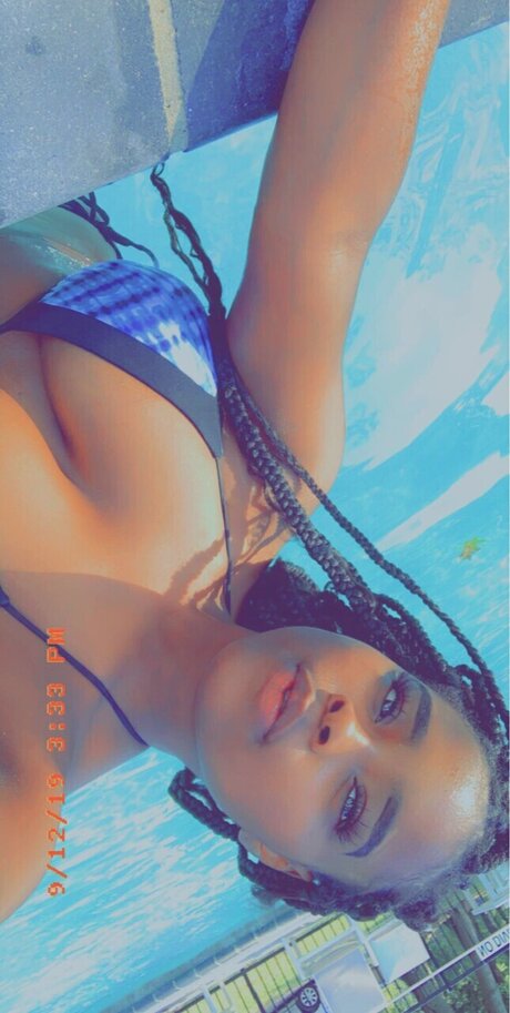 CocoaDream_ adult actress image