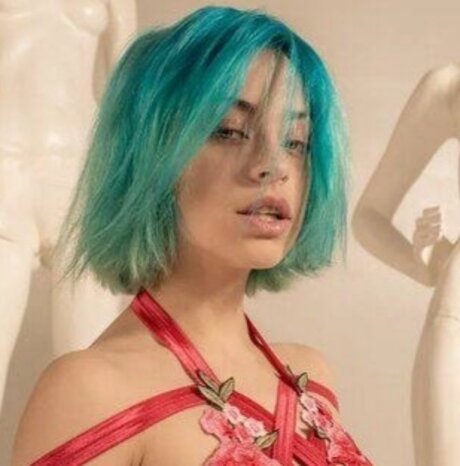 Bella TOP 9_ pretty star galleries