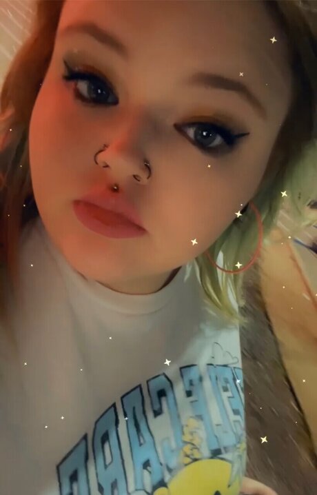 NikkiDrips exclusive star img