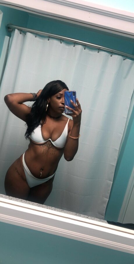 Cocoa Drop_ pornstar top image