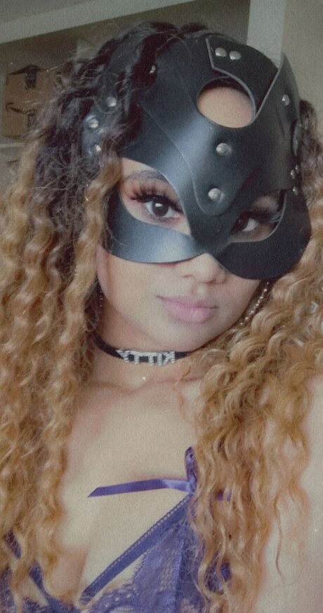 MizzSmittenKitten pornographic star img