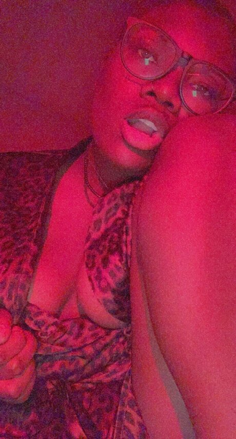 Unfriendly Thottiee erotic pornstar photos