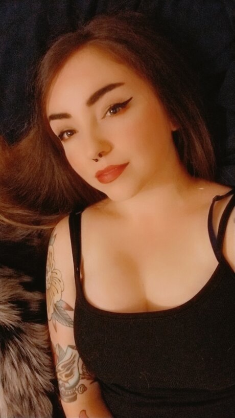 Saucy No Name naked model galleries