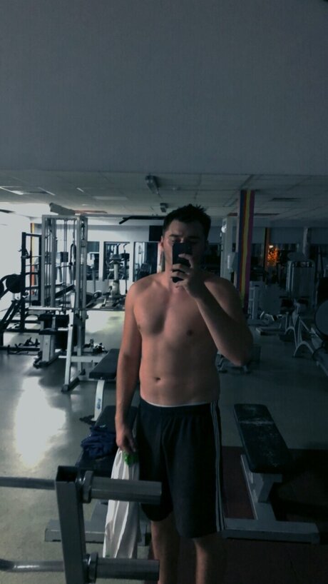 Tudor Mihai star nude pic