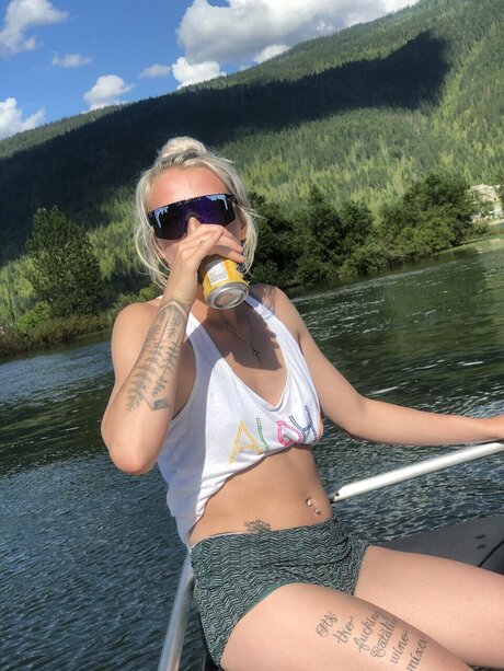 Dina Love pornstar xxx galleries